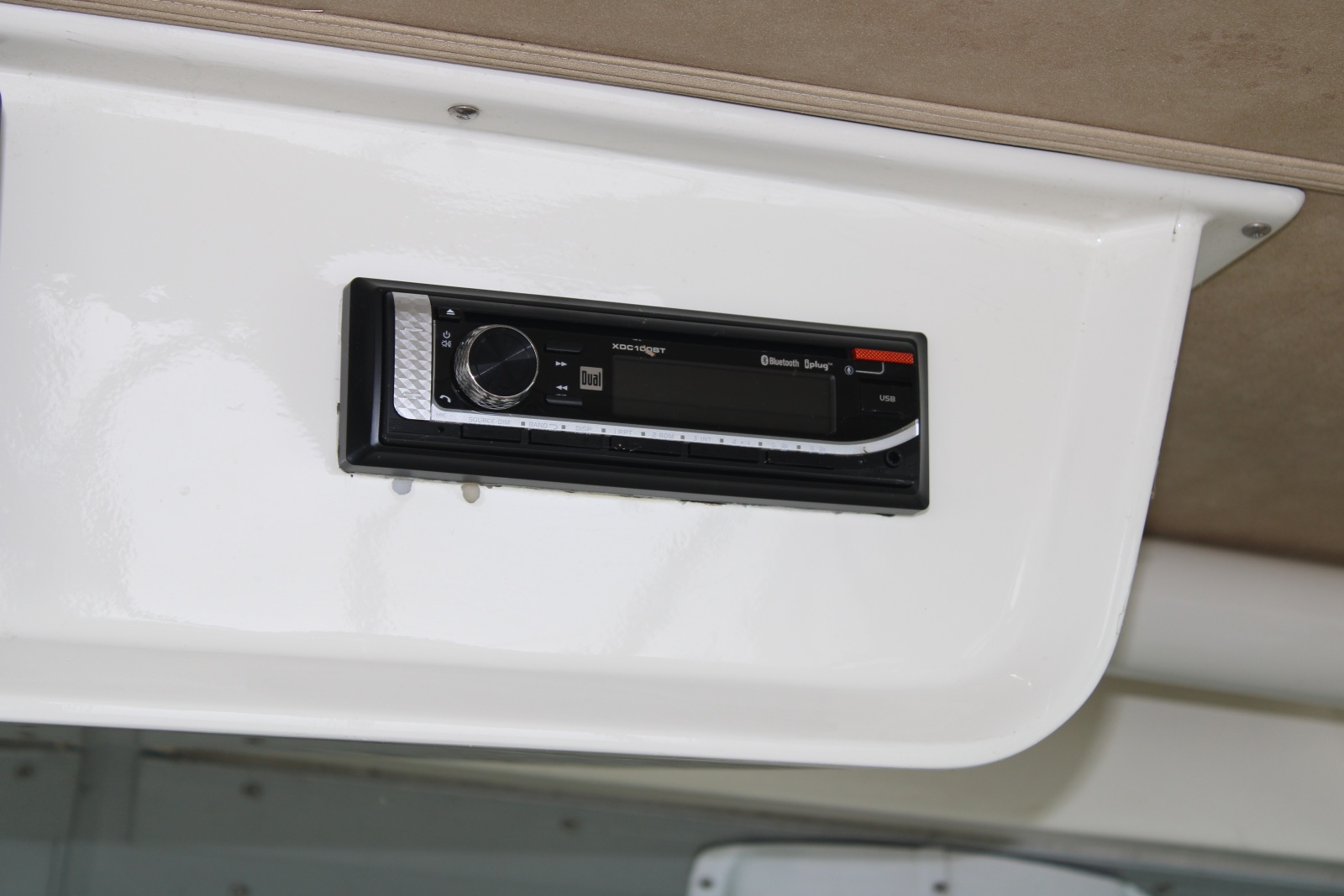 42 ft Bertram - Dual Electronics AM/FM/CD/Bluetooth Radio