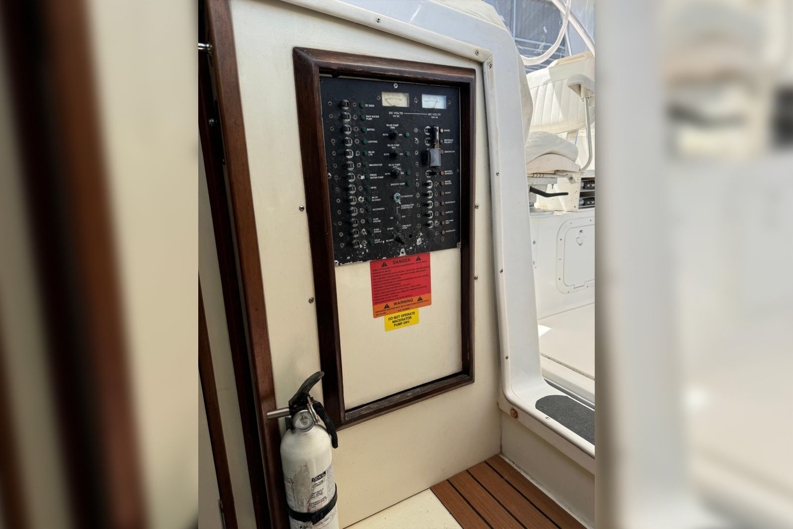 2006 Luhrs 28 Open