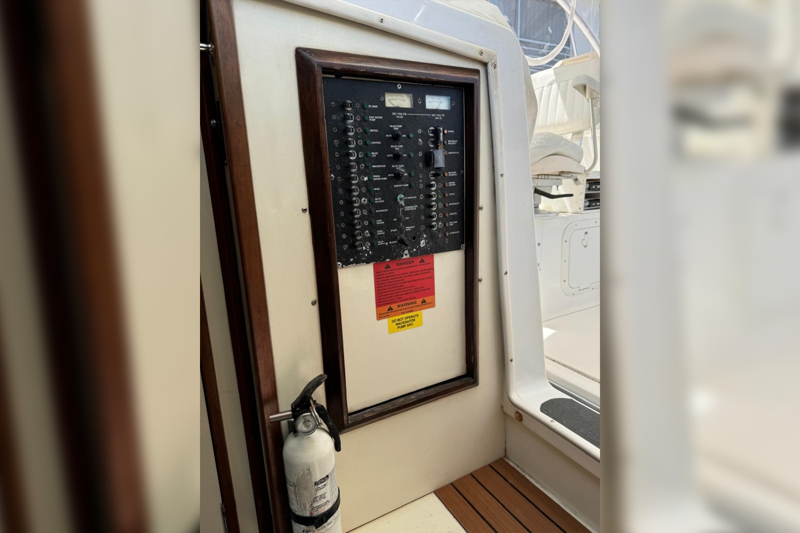 2006 Luhrs 28 Open