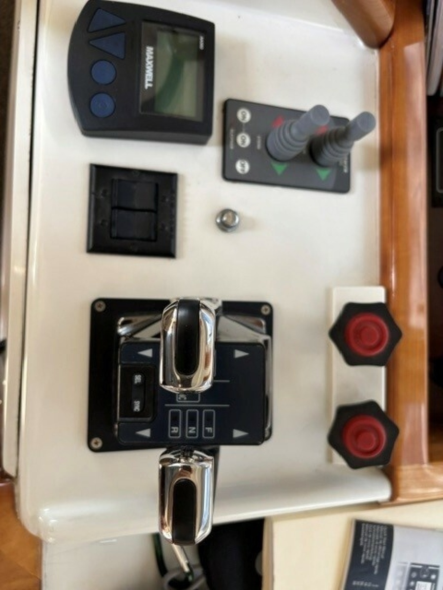 2001 Navigator 48