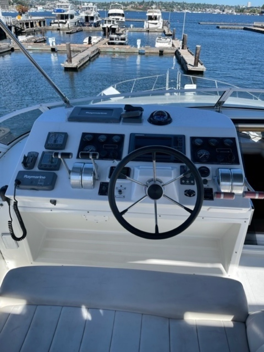 2001 Navigator Pilothouse