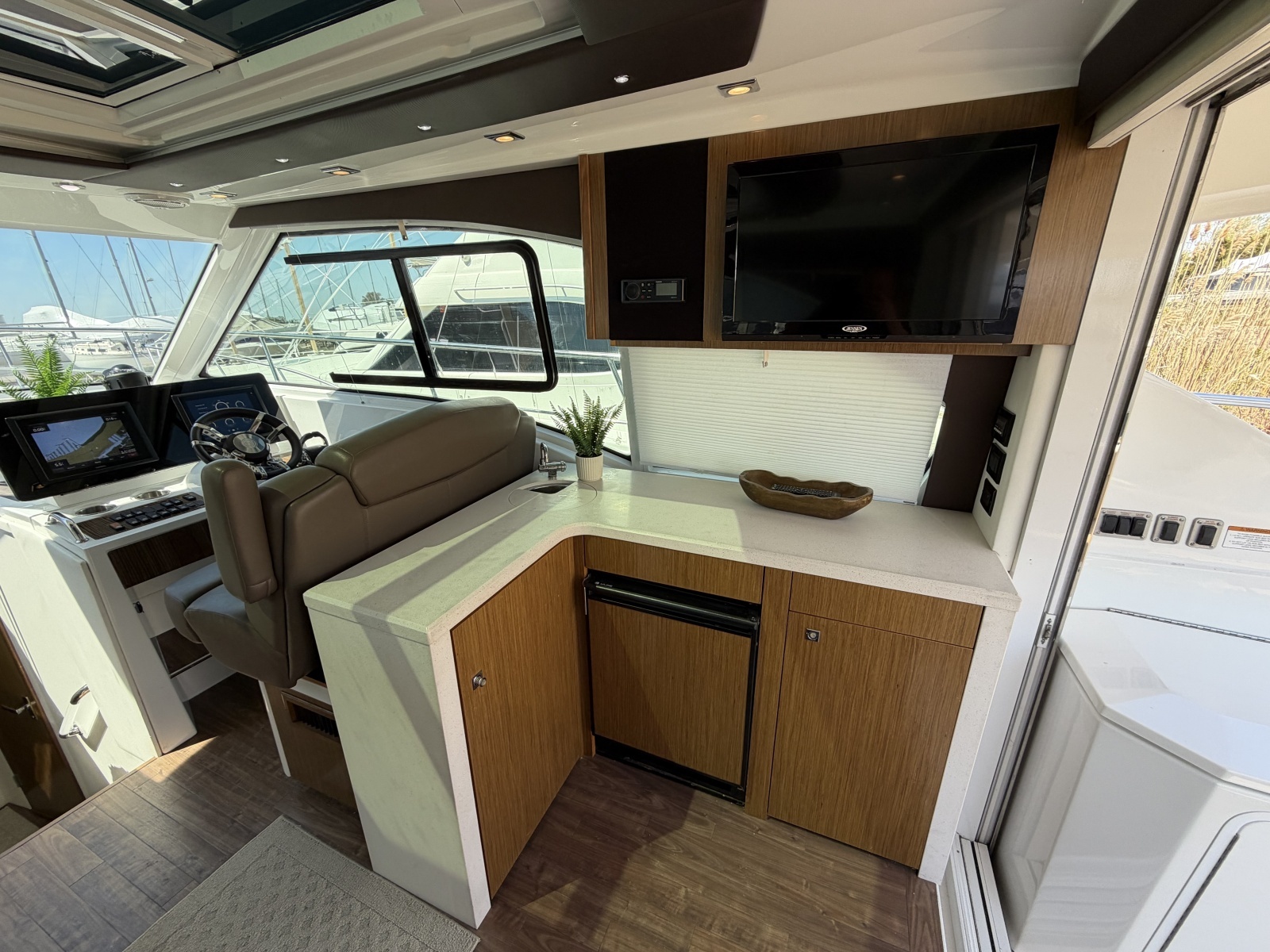 2016 Cruisers Yachts 41 Cantius
