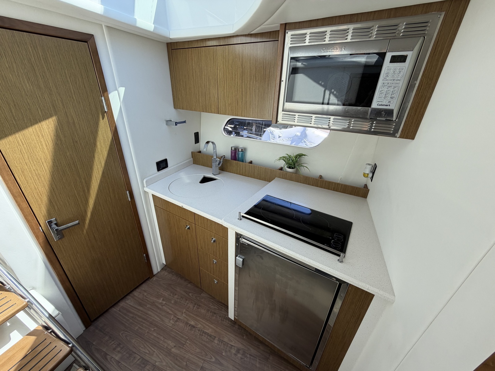 2016 Cruisers Yachts 41 Cantius