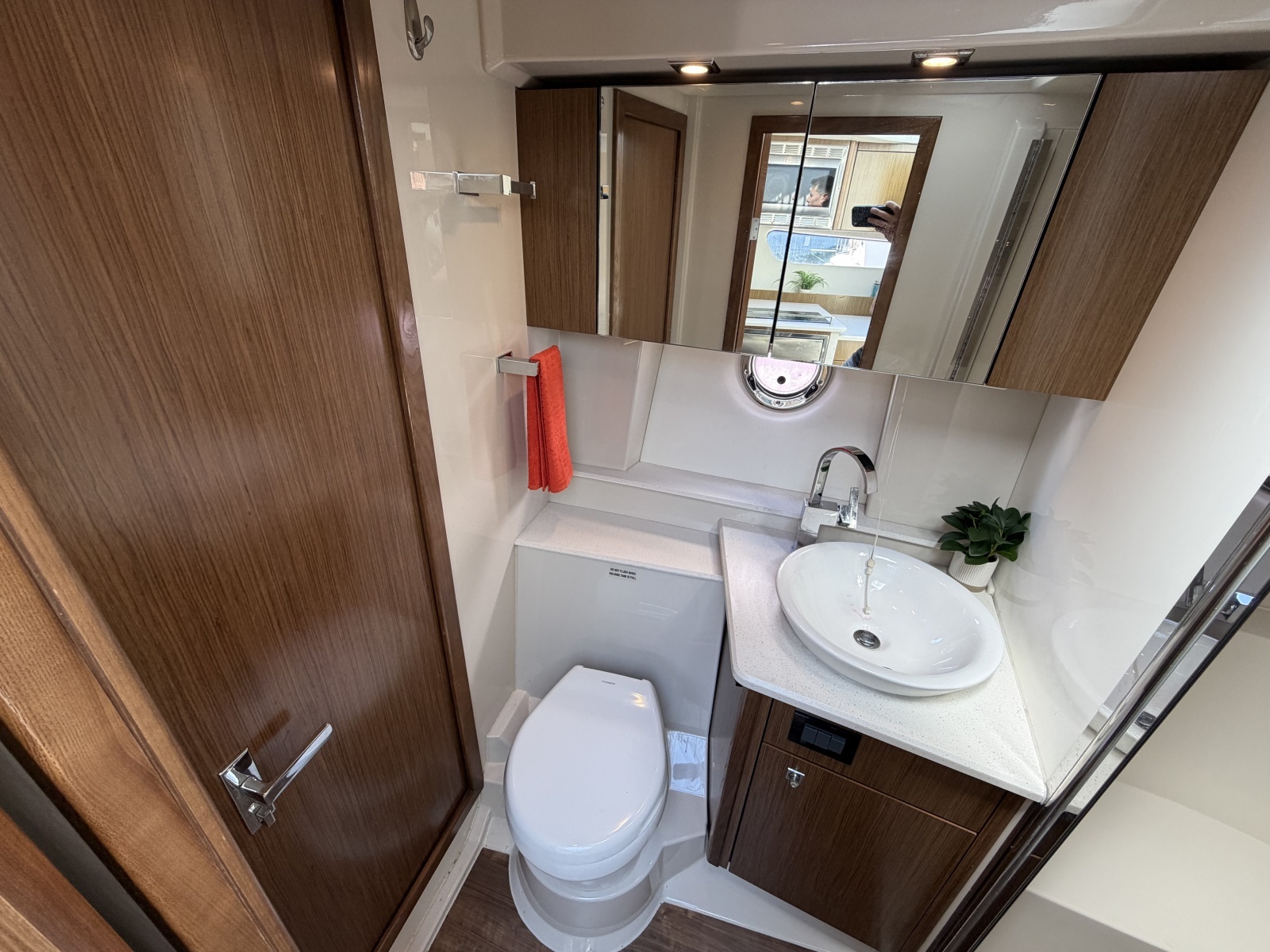 2016 Cruisers Yachts 41 Cantius