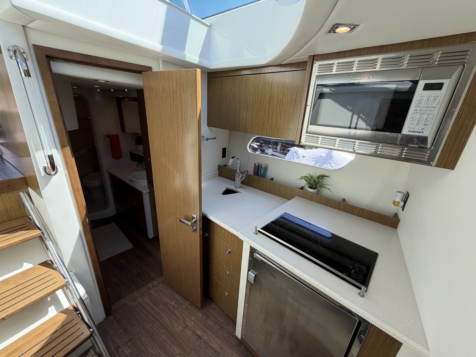 2016 Cruisers Yachts 41 Cantius