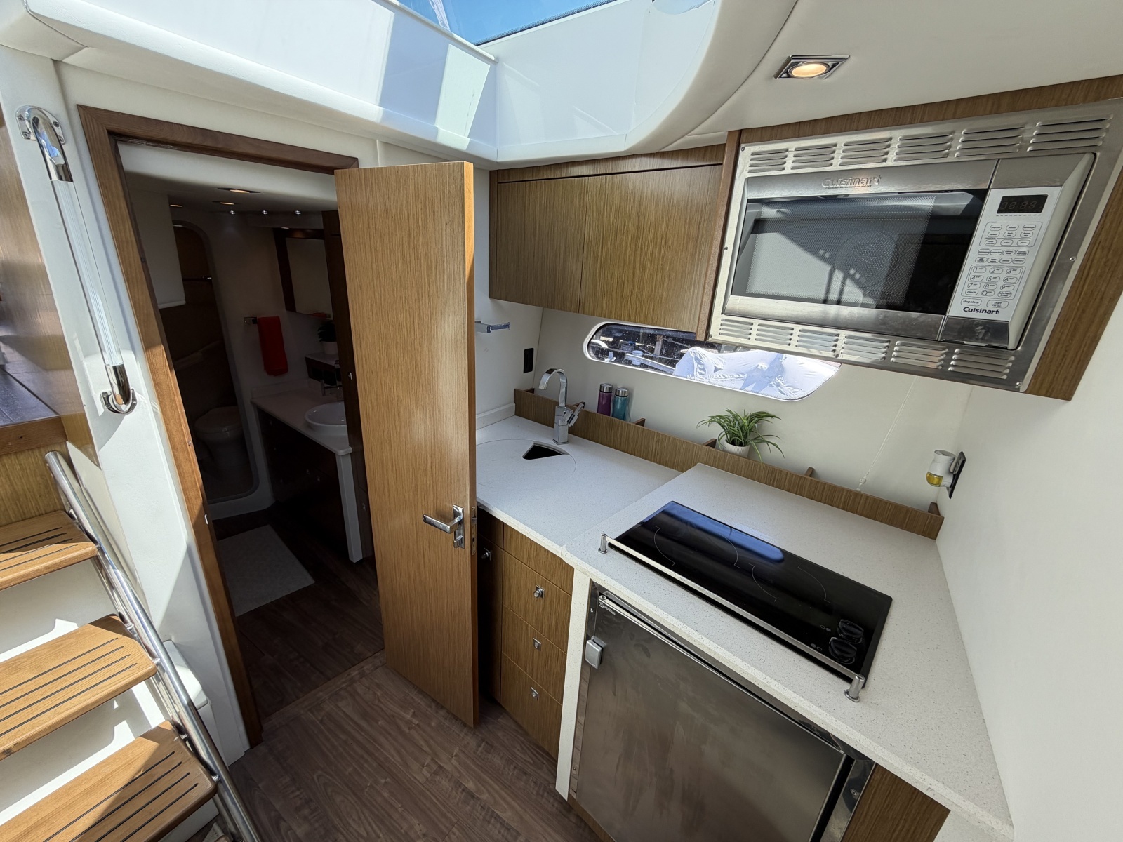 2016 Cruisers Yachts 41 Cantius