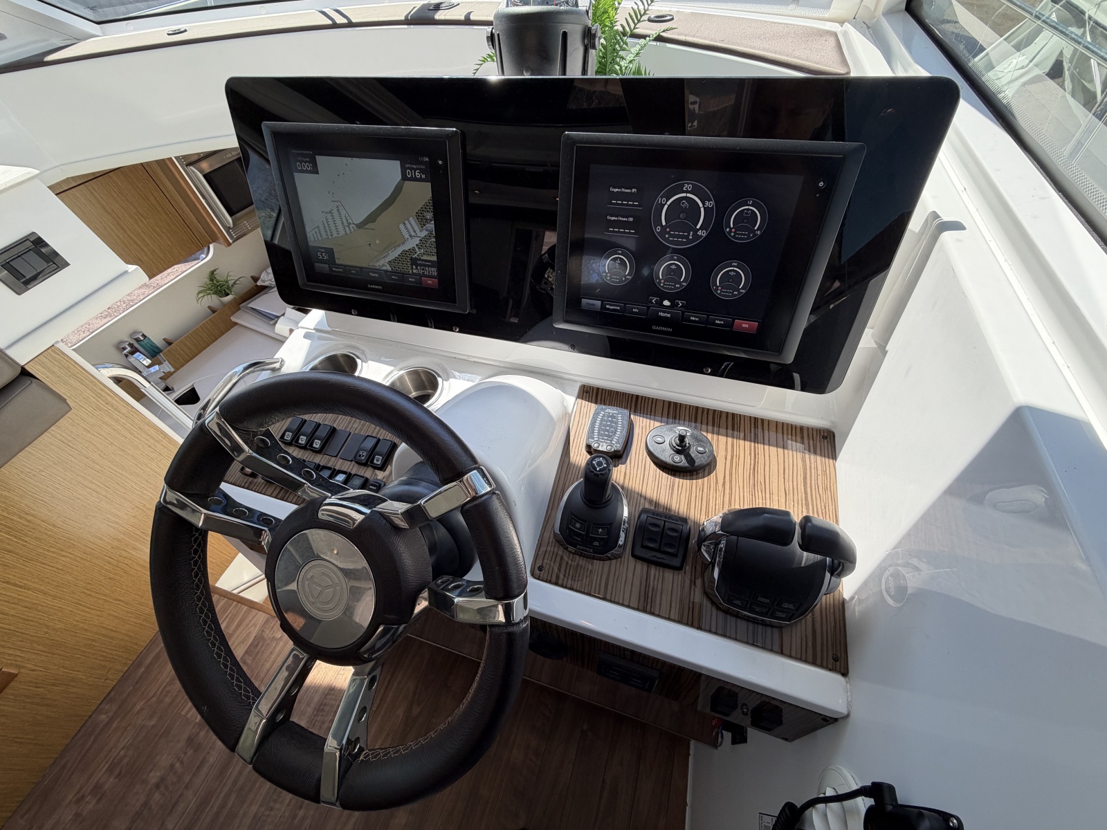 2016 Cruisers Yachts 41 Cantius
