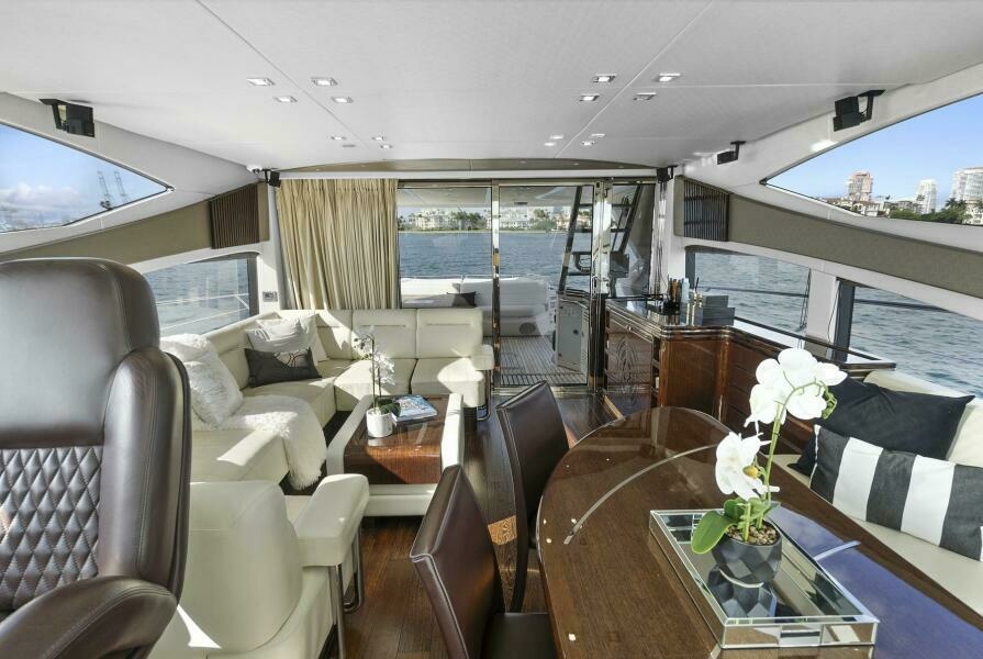 2015 Sunseeker Sport Yacht