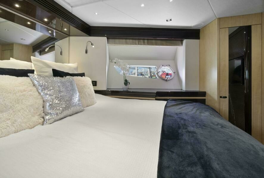 2015 Sunseeker Sport Yacht