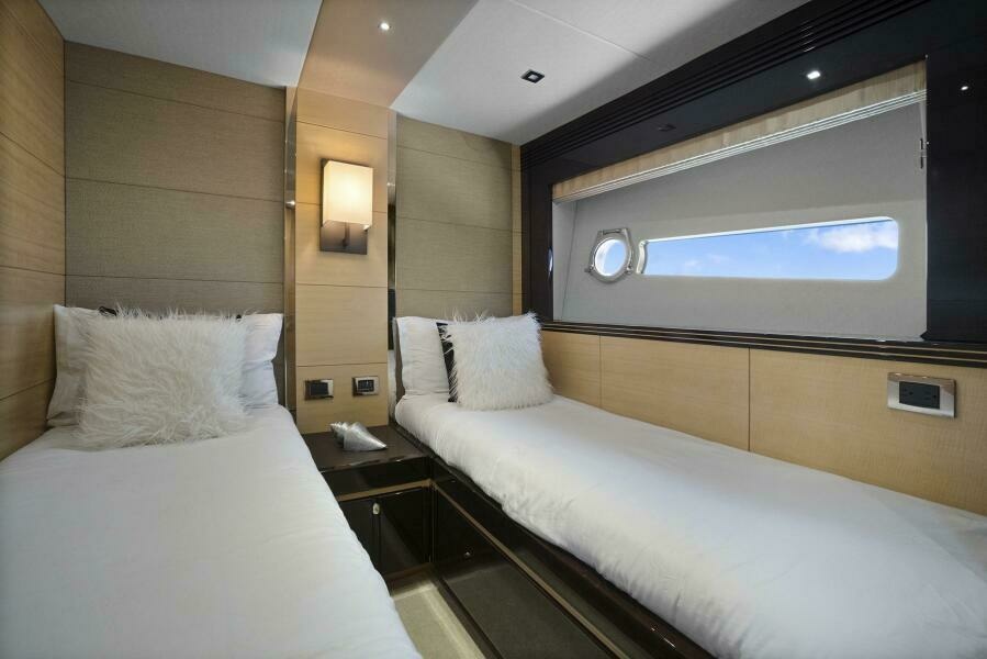 2015 Sunseeker Sport Yacht