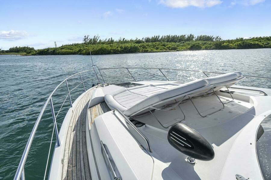 2015 Sunseeker Sport Yacht