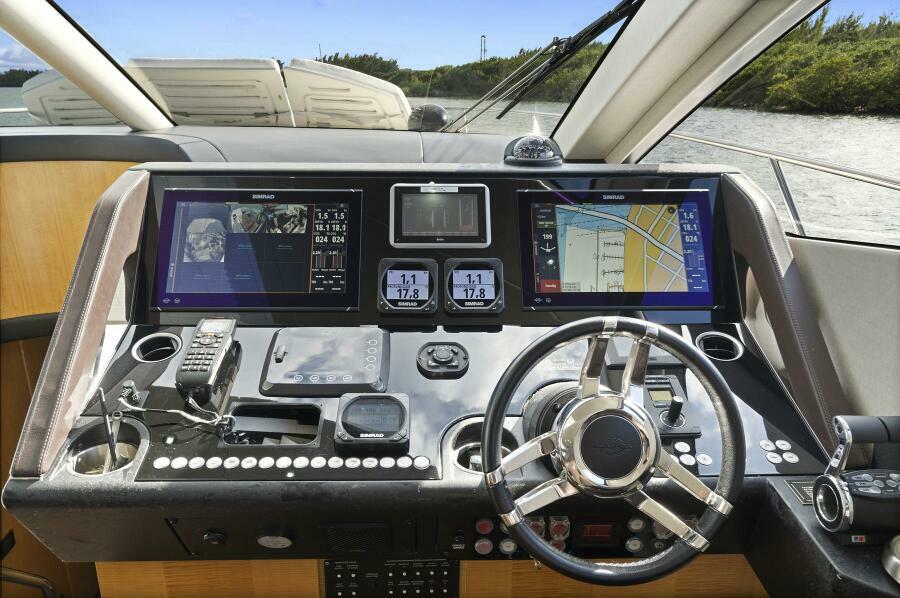 2015 Sunseeker Sport Yacht