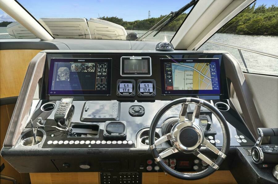 2015 Sunseeker Sport Yacht