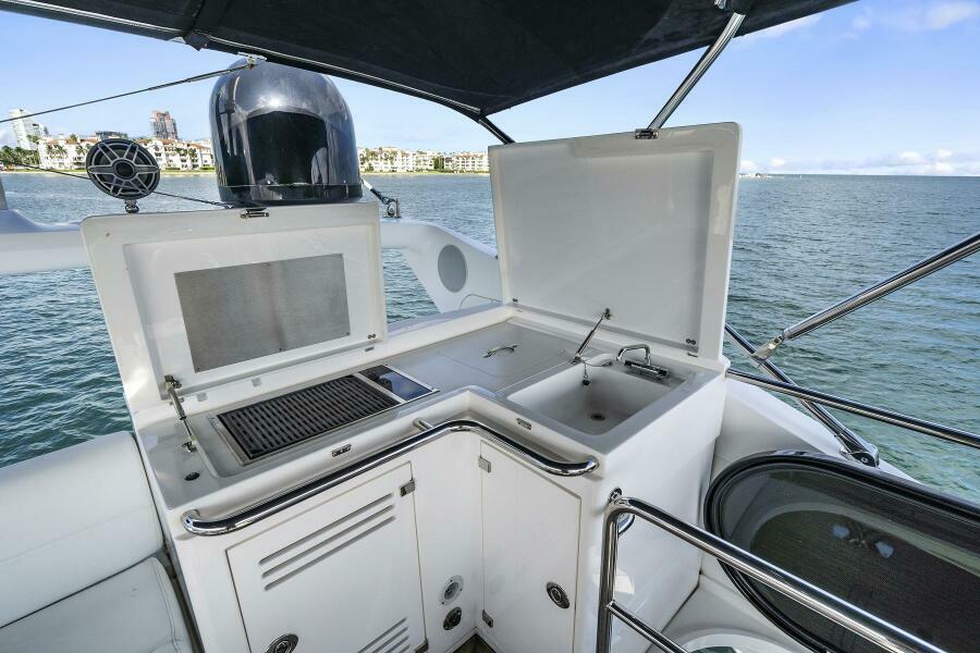 2015 Sunseeker Sport Yacht