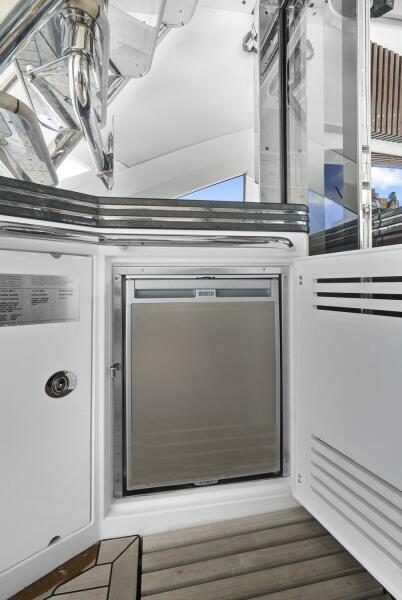 2015 Sunseeker Sport Yacht