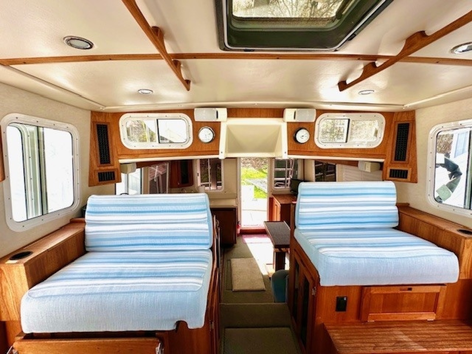 2006 Nordic Tugs 37