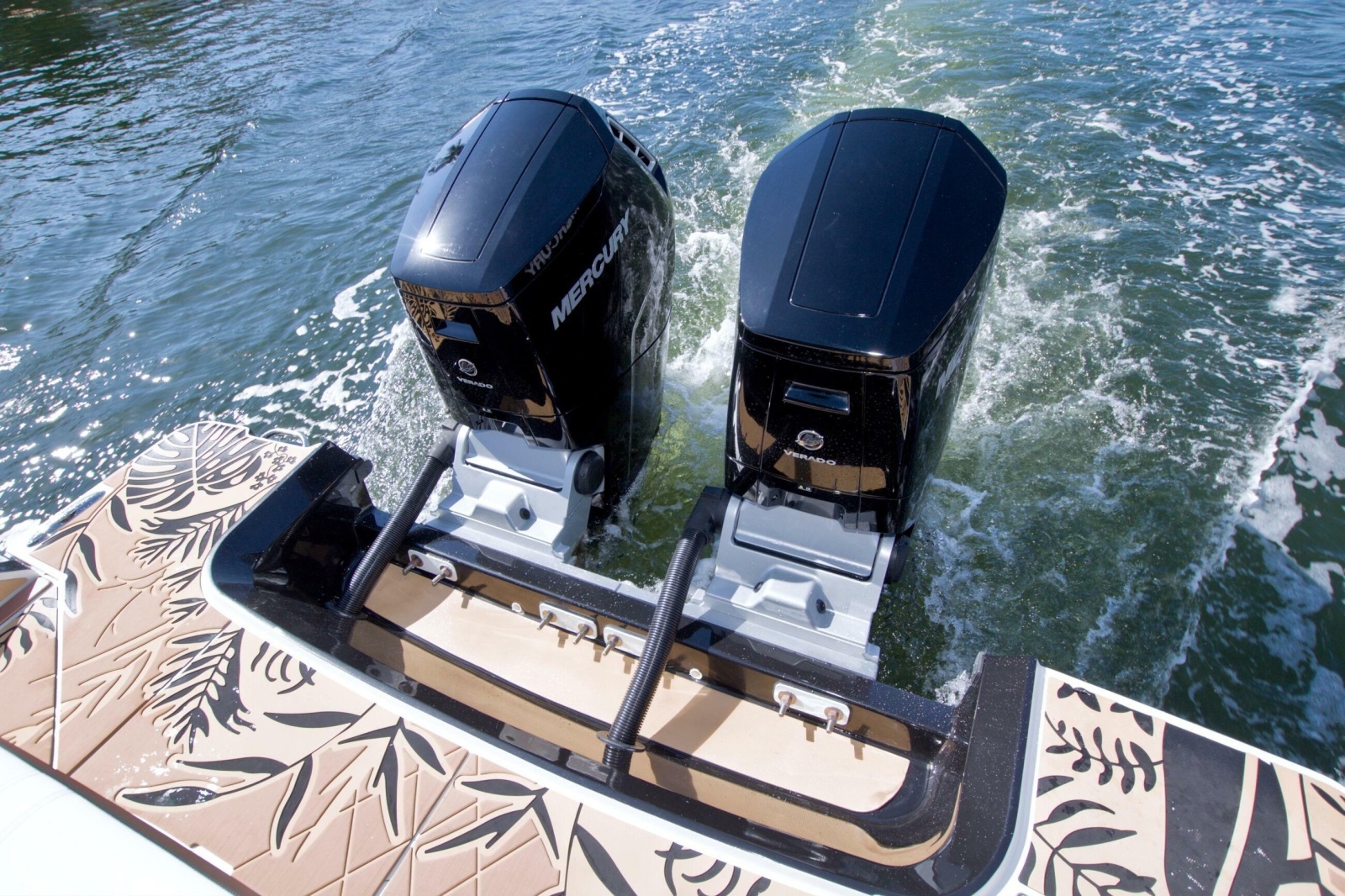 Kelly s Buoys 40ft Sea Ray Yacht For Sale