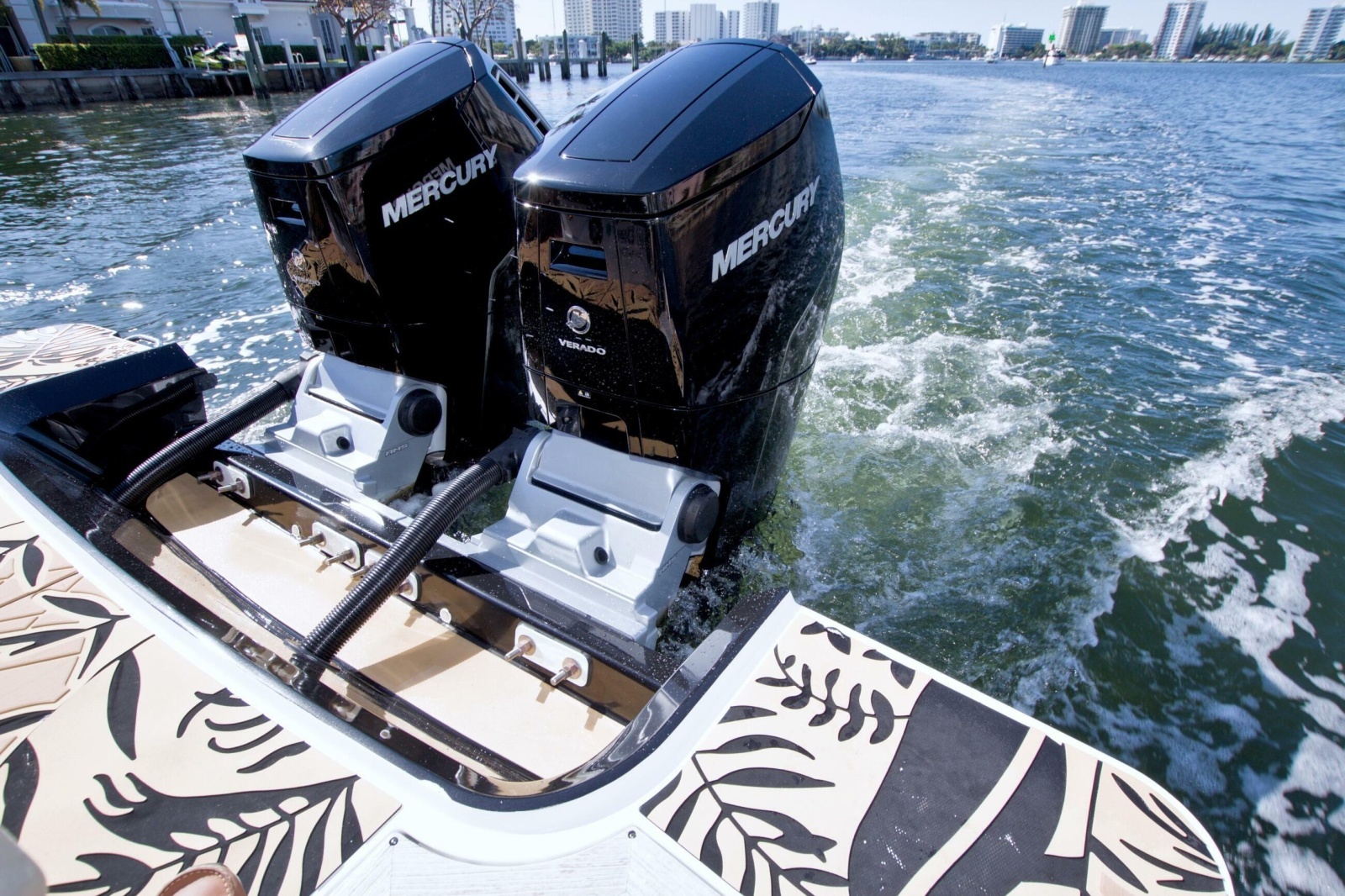 Kelly s Buoys 40ft Sea Ray Yacht For Sale