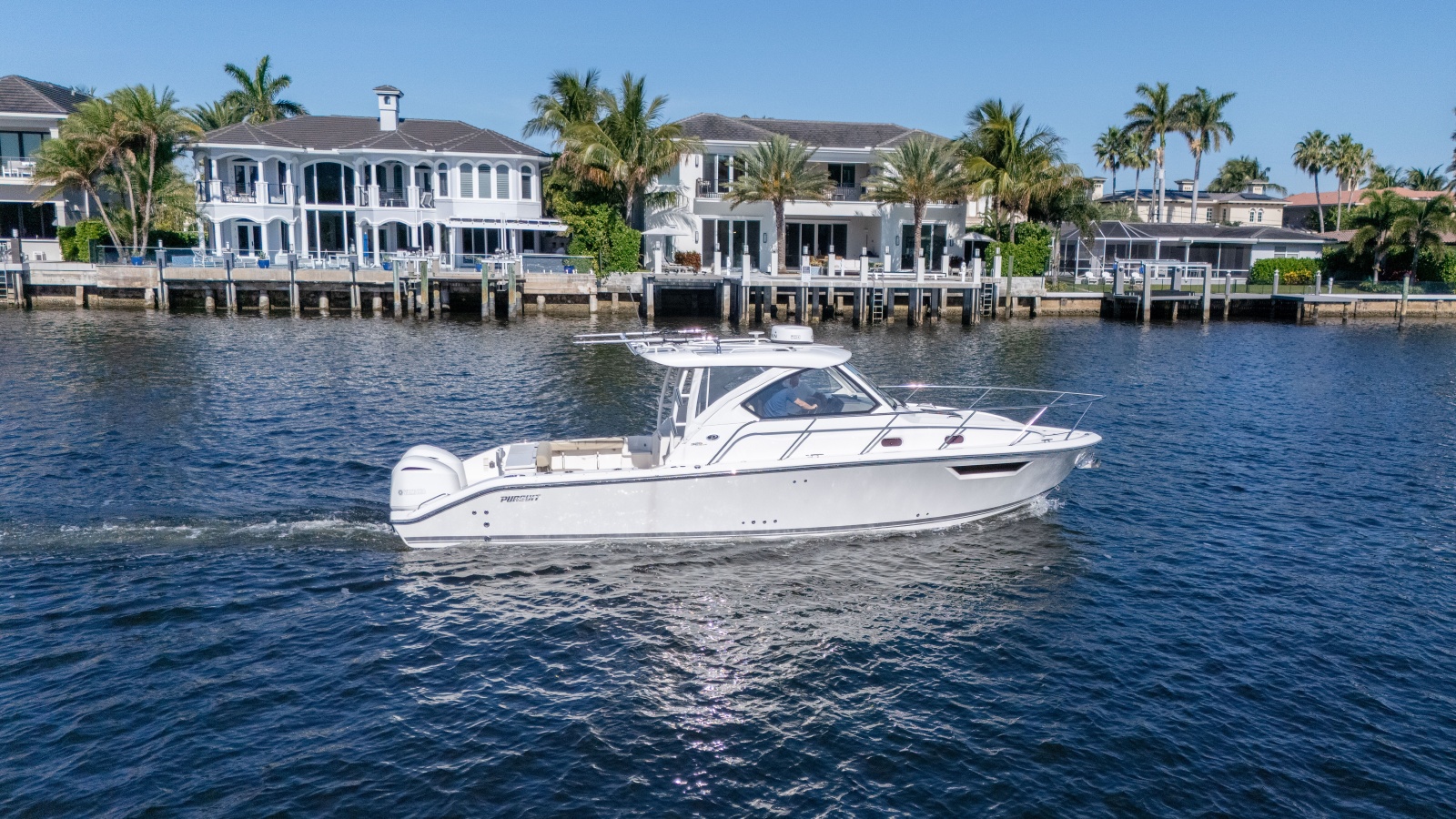 2018 Pursuit 325 OS