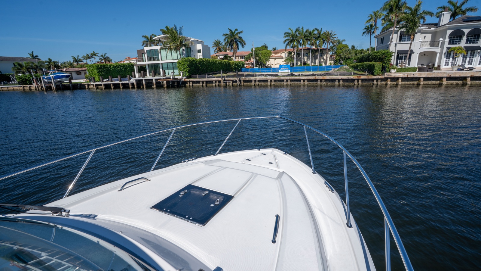 2018 Pursuit 325 OS