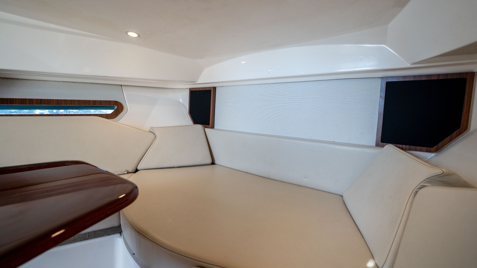Offshore Asset 34ft Pursuit Yacht For Sale