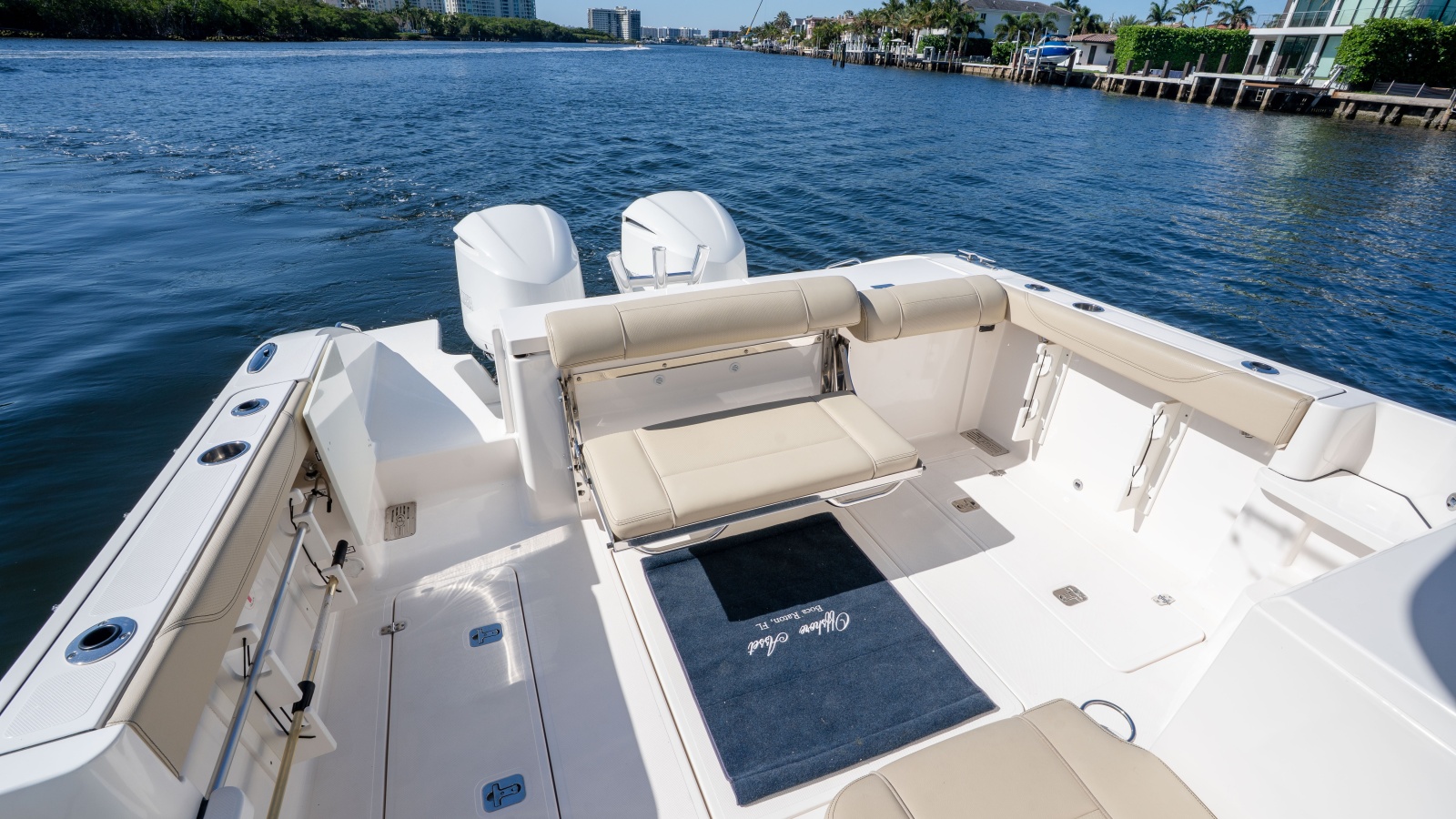 2018 Pursuit 325 OS