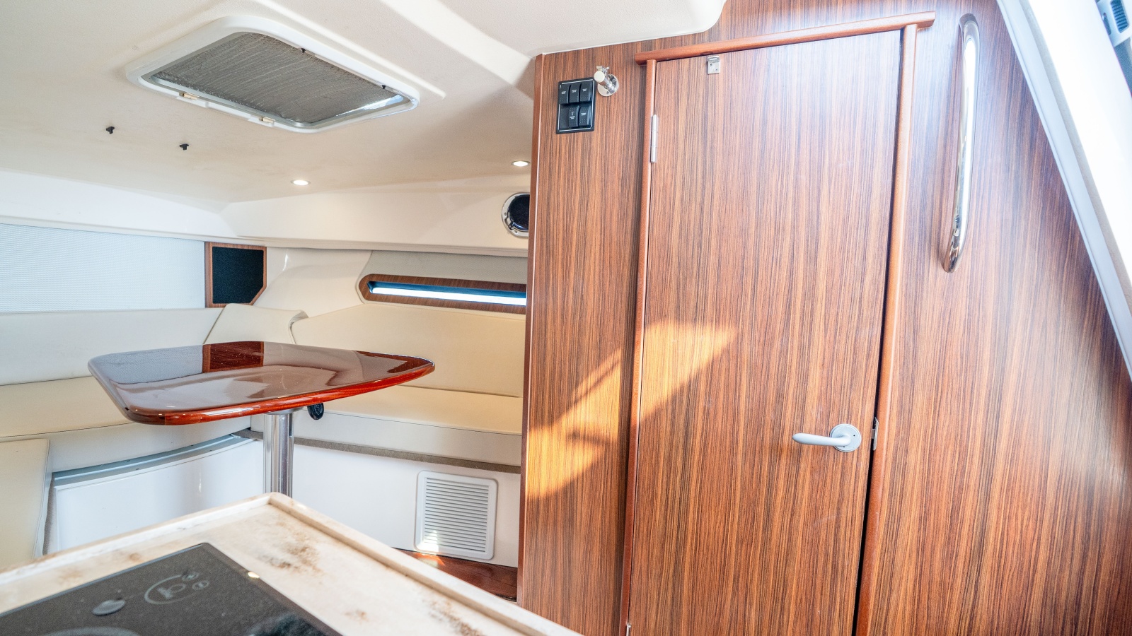 2018 Pursuit 325 OS