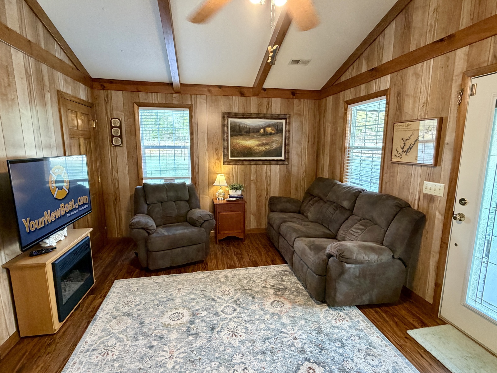 2002 Custom 20 x 53 Floating Cabin - Approx 999/sqft