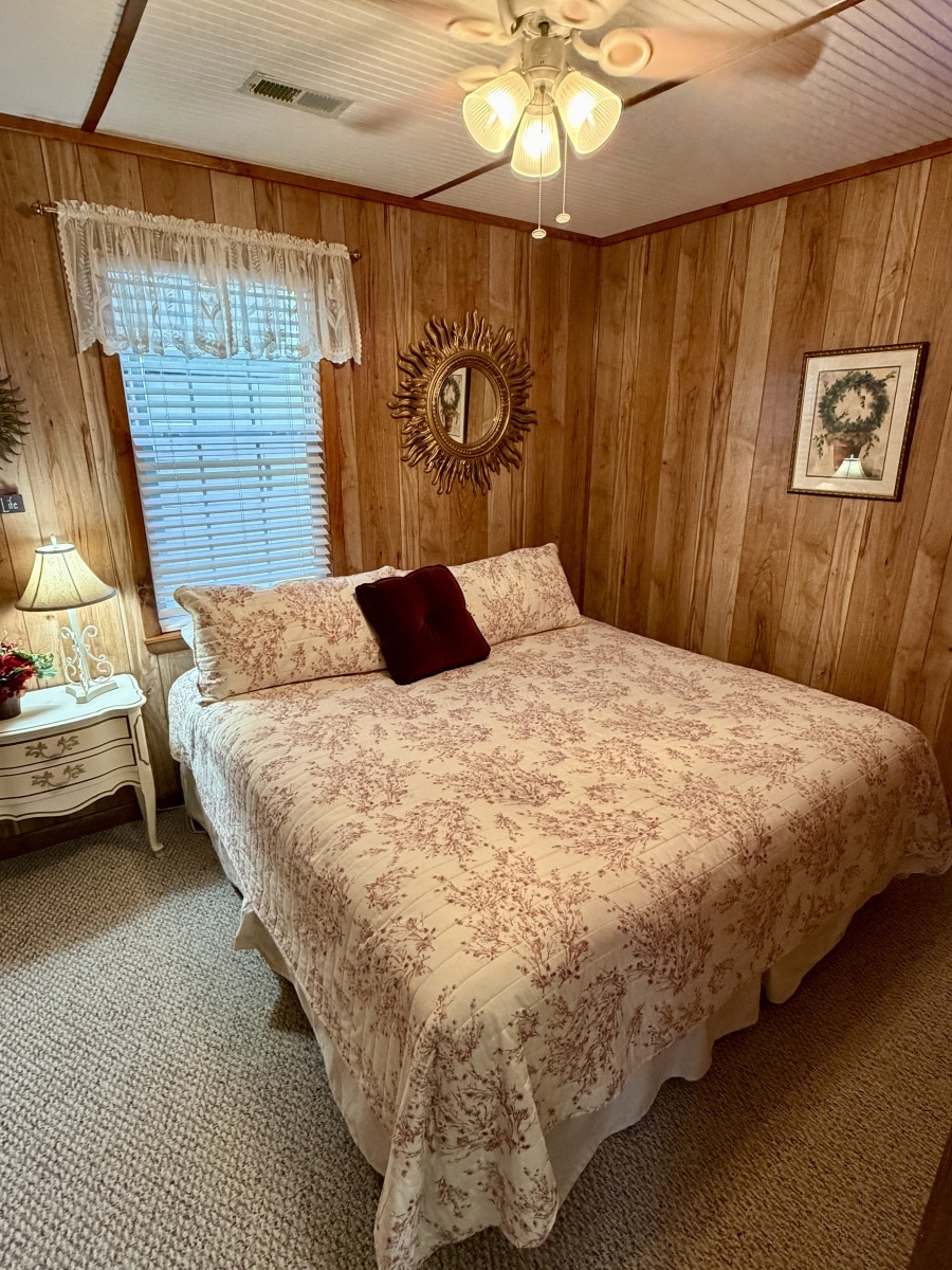 2002 Custom 20 x 53 Floating Cabin - Approx 999/sqft