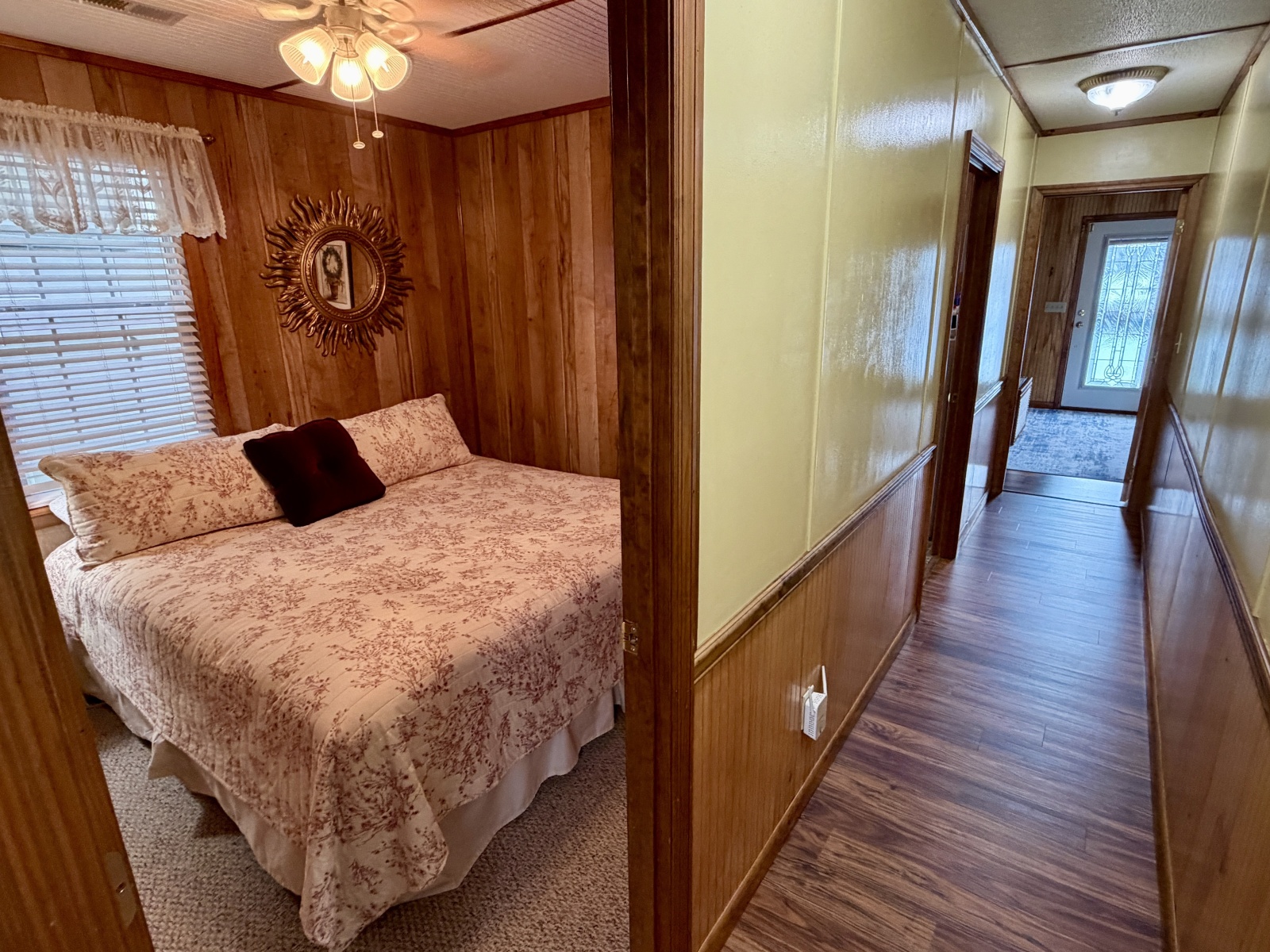 2002 Custom 20 x 53 Floating Cabin - Approx 999/sqft