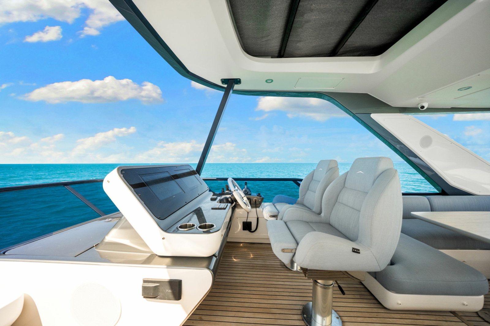 2025 Azimut 68 FLY