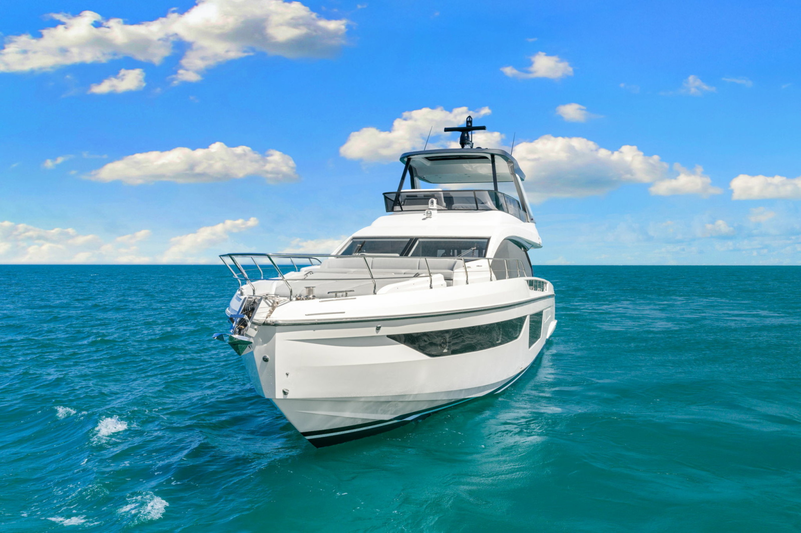 2025 Azimut 68 FLY