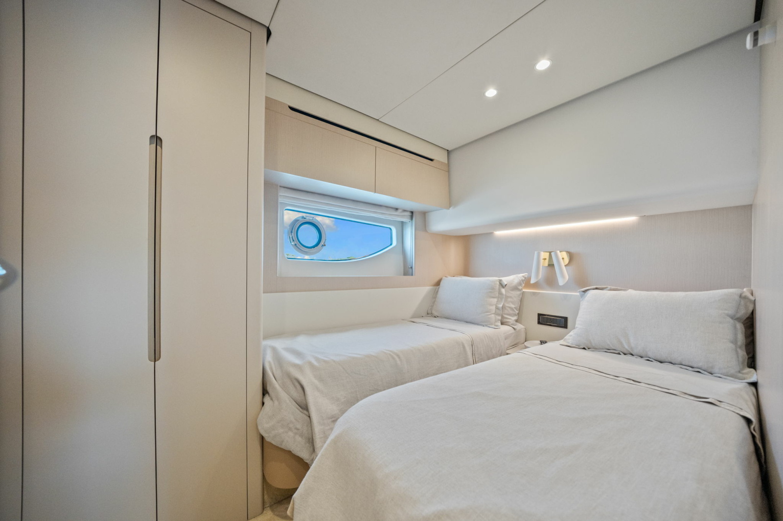 2025 Azimut 68 FLY