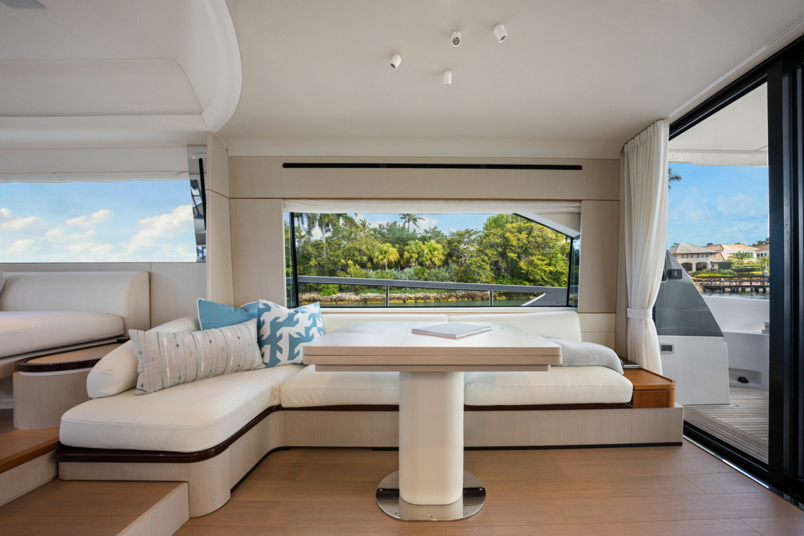 68ft Azimut Yacht For Sale