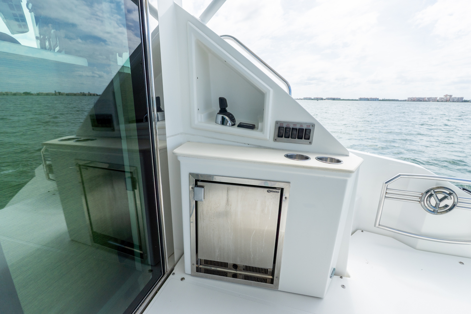 2018 Cruisers Yachts 50 CANTIUS
