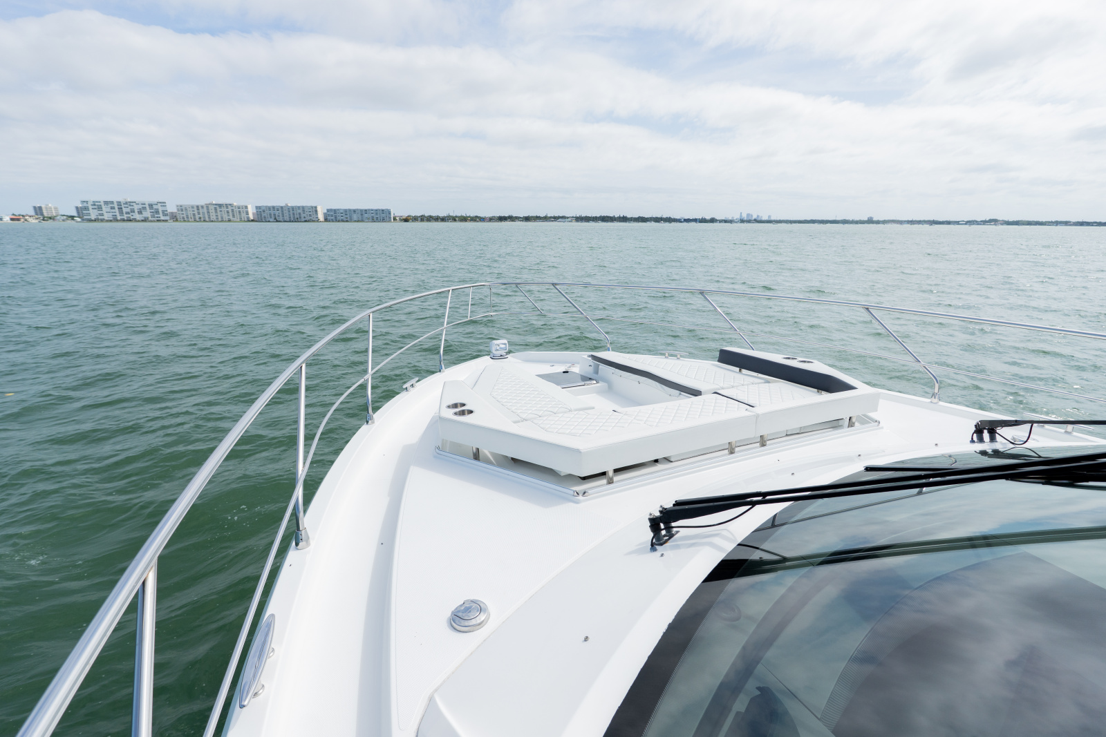 2018 Cruisers Yachts 50 CANTIUS