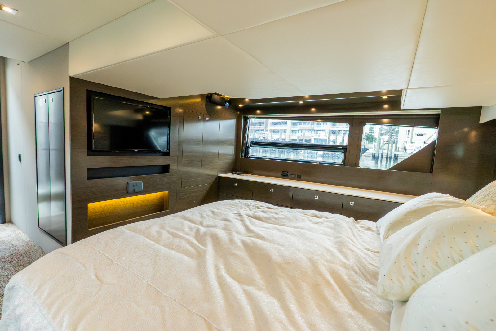 50ft Cruisers Yachts Yacht For Sale