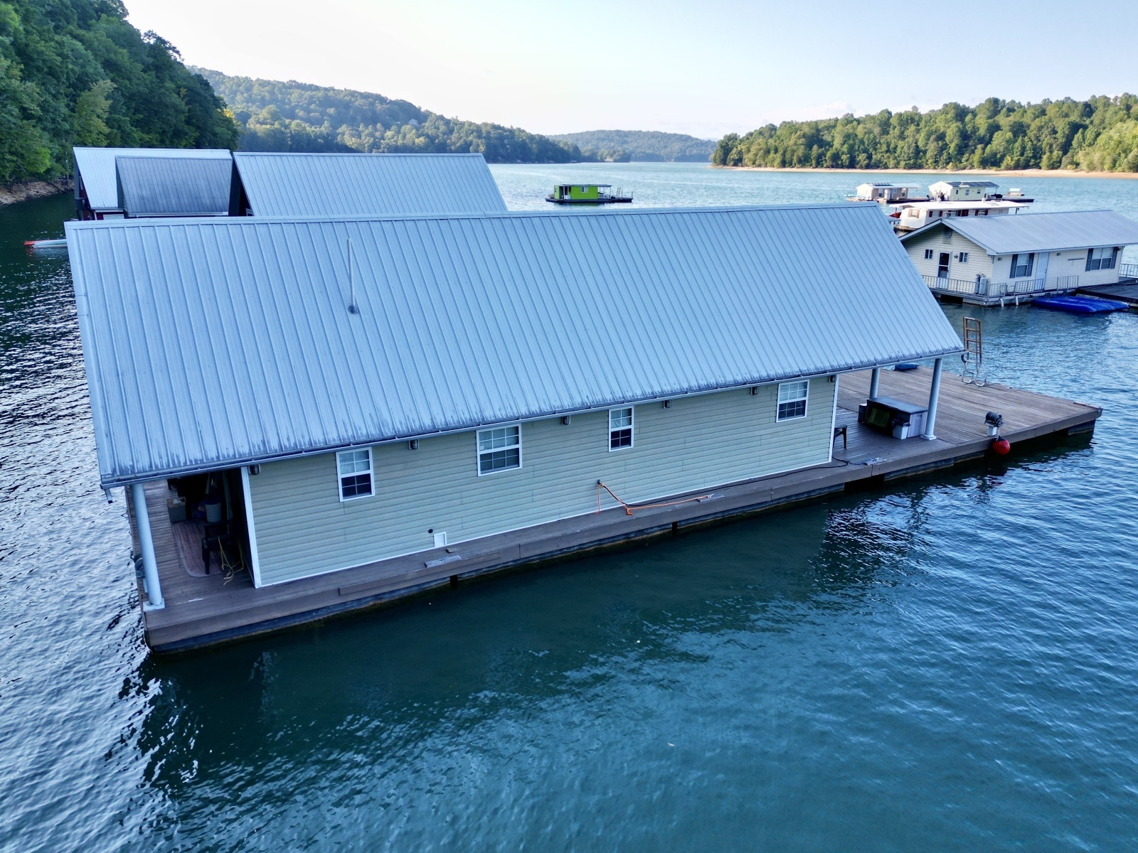2006 Custom 20 x 43 Floating Cabin - Approx 812sqft