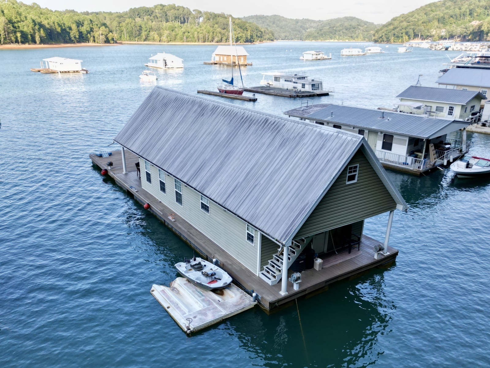 2006 Custom 20 x 43 Floating Cabin - Approx 812sqft