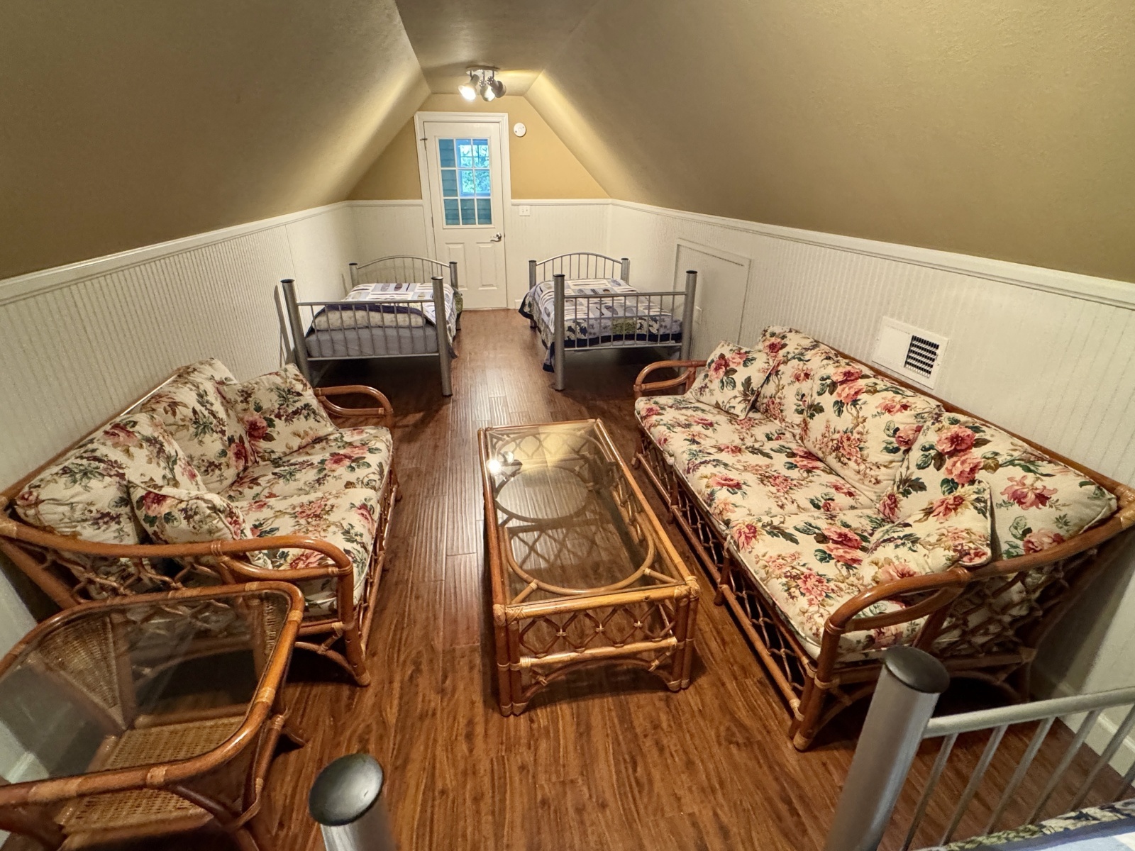 2006 Custom 20 x 43 Floating Cabin - Approx 812sqft