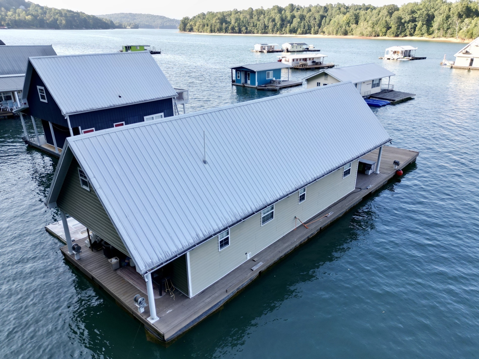 2006 Custom 20 x 43 Floating Cabin - Approx 812sqft