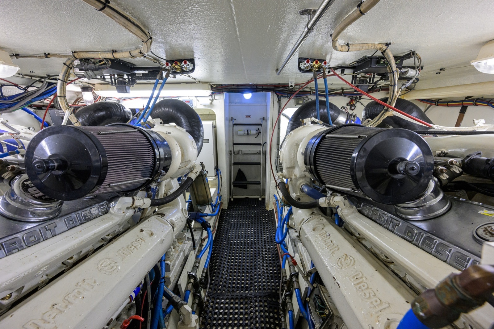 Hatteras 46 - Headwinds