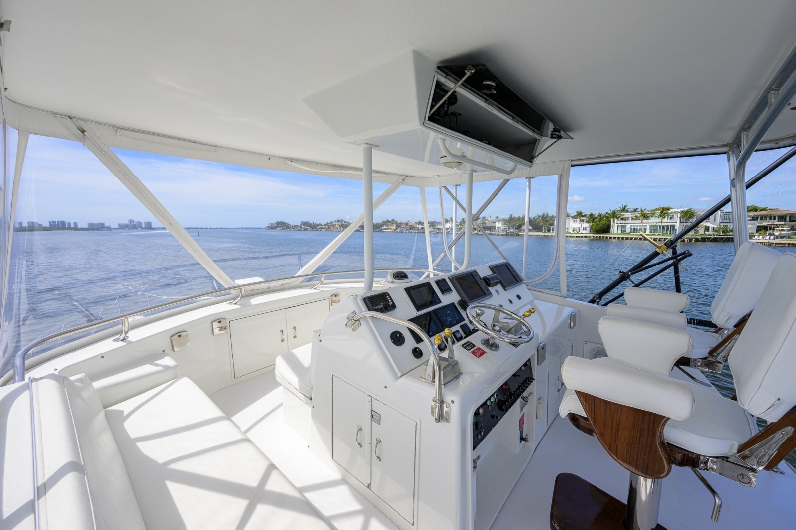 Hatteras 46 - Headwinds