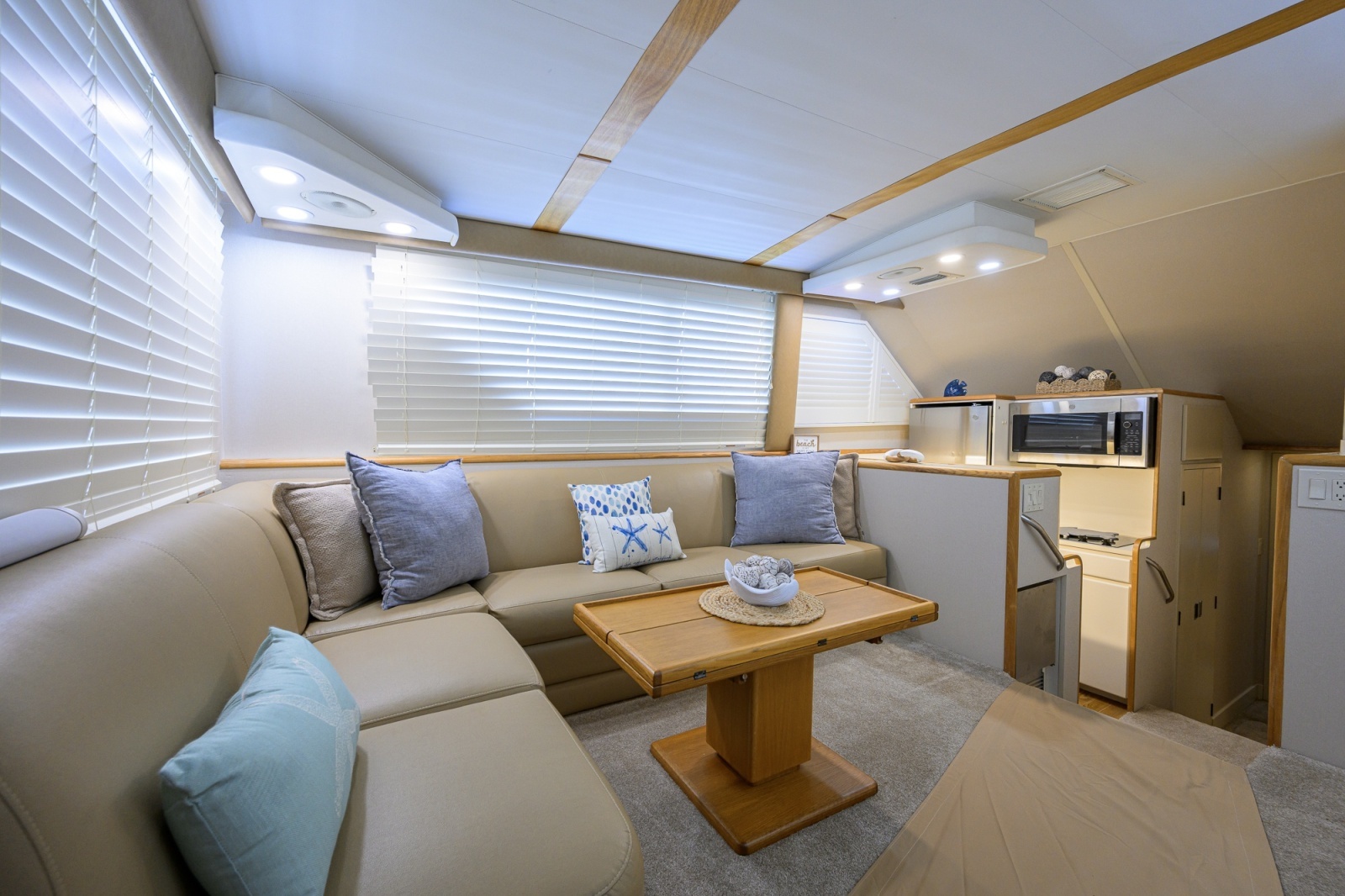 Hatteras 46 - Headwinds