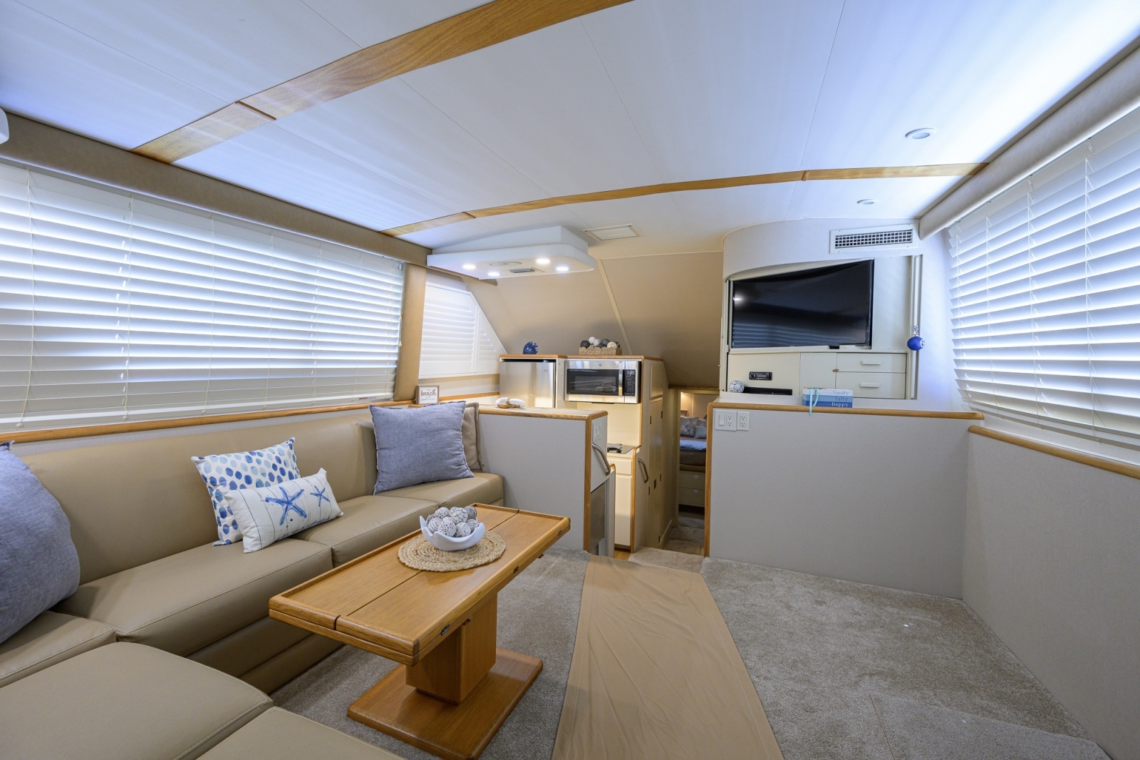 Hatteras 46 - Headwinds