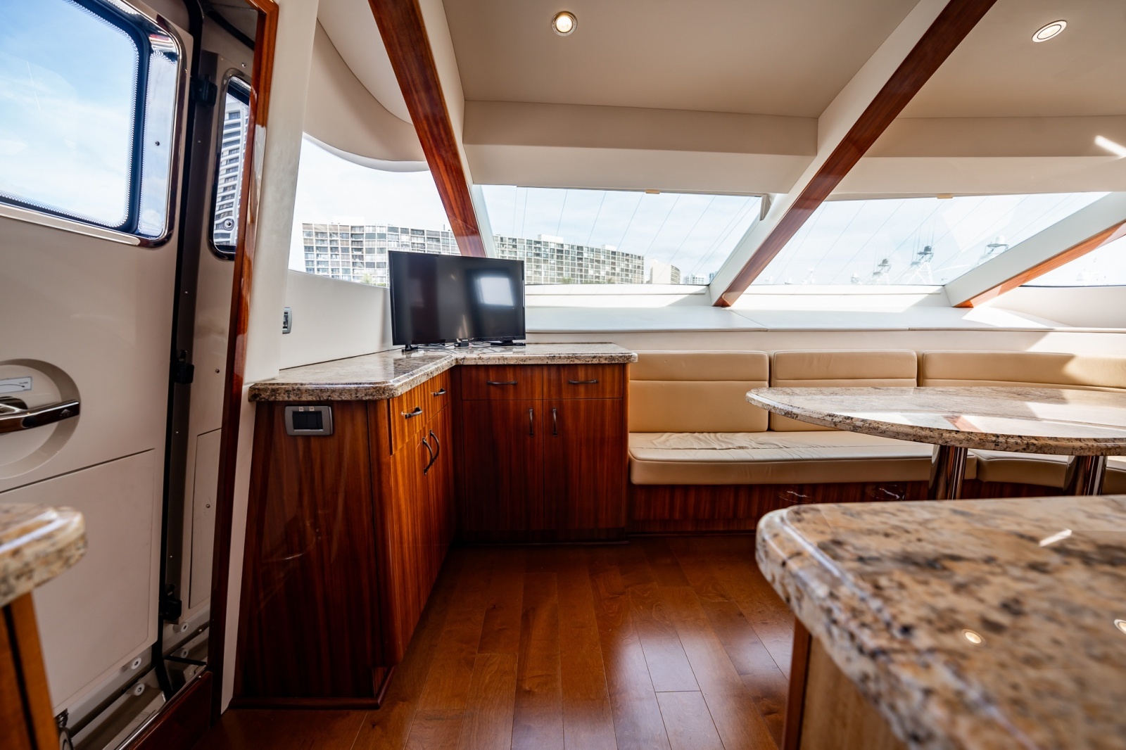 2012 Hatteras photo 54