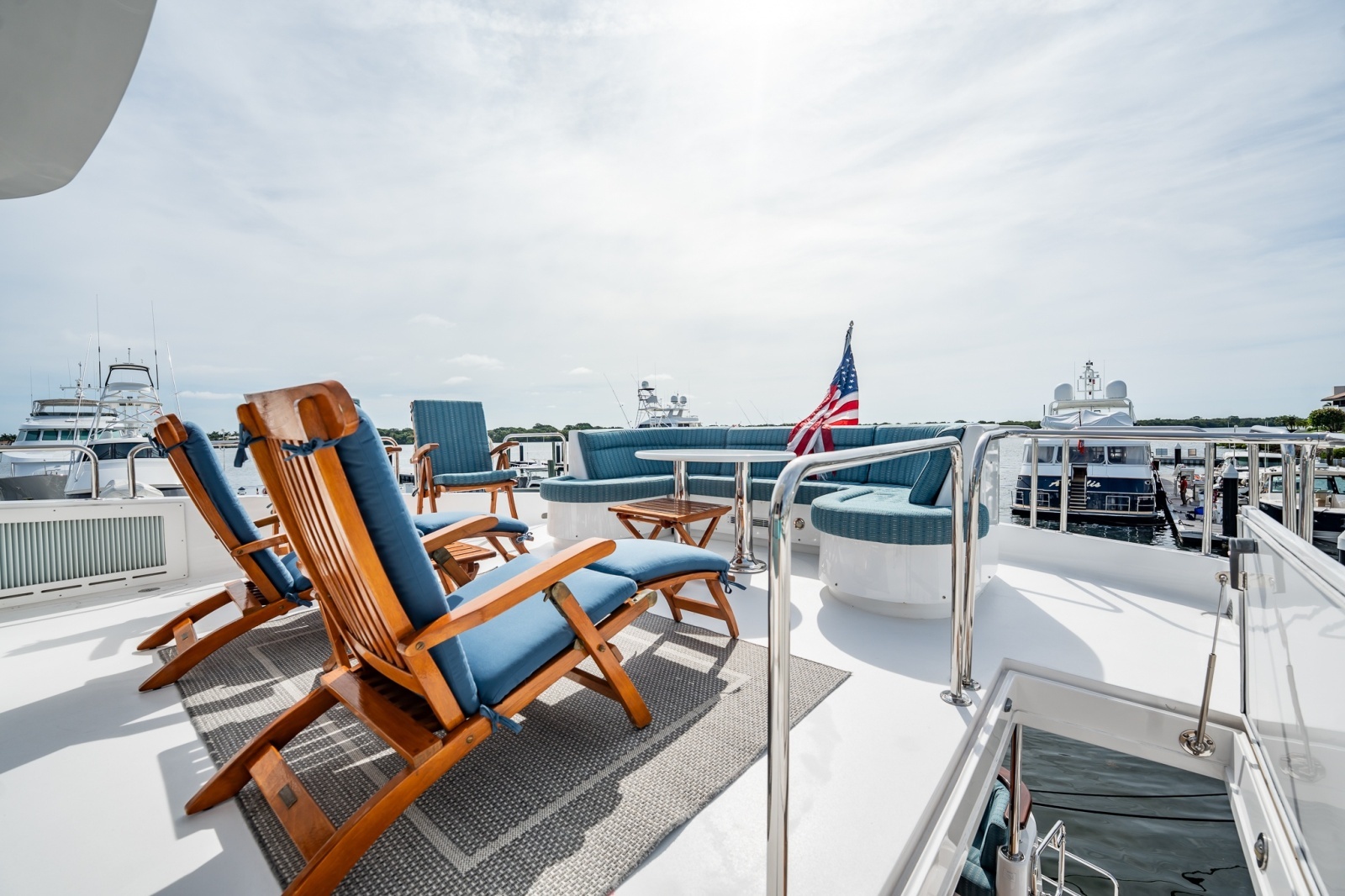 2012 Hatteras photo 150