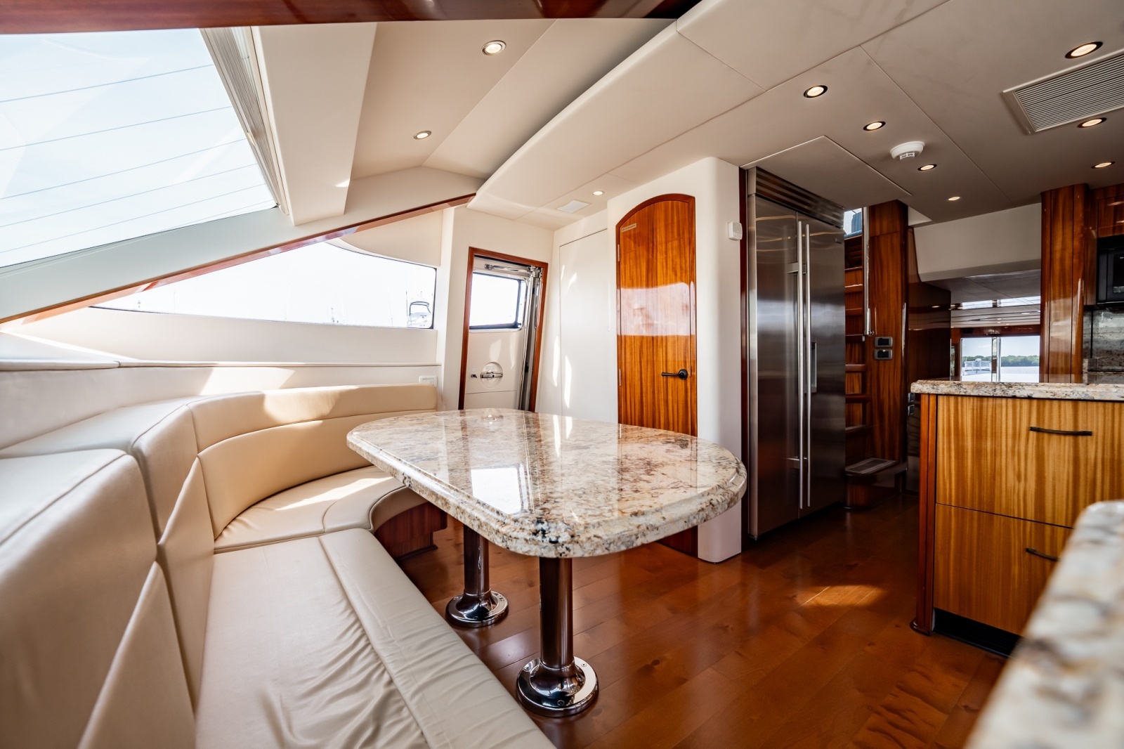 2012 Hatteras photo 55