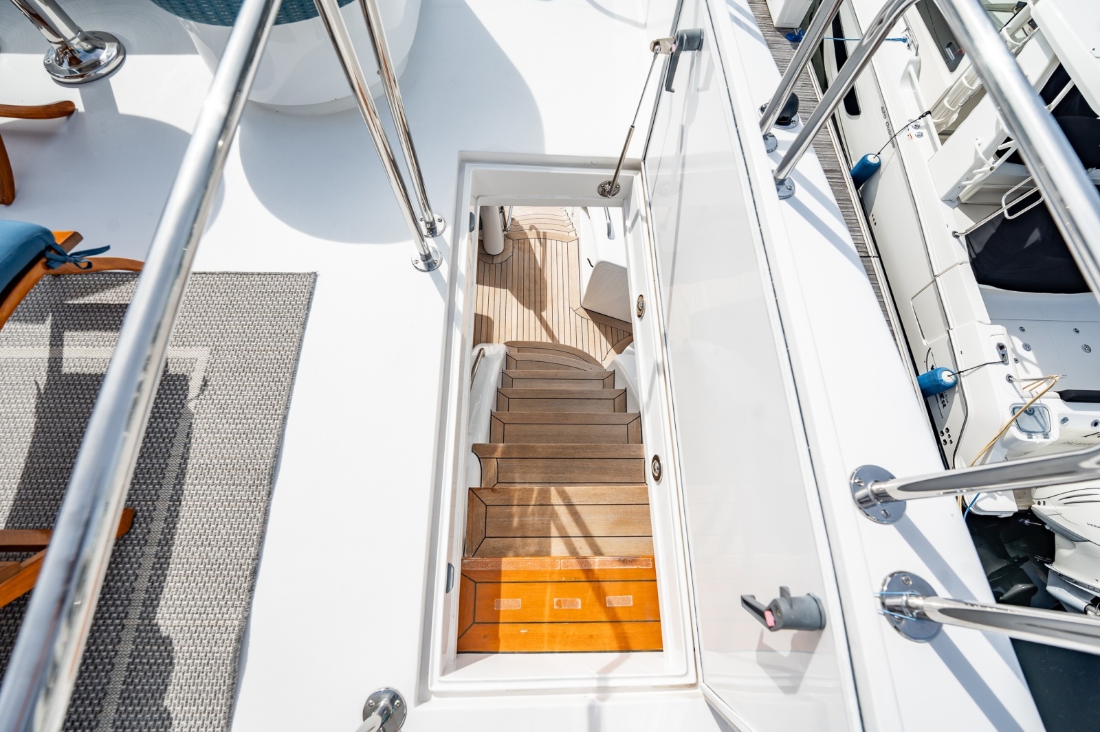 2012 Hatteras photo 155