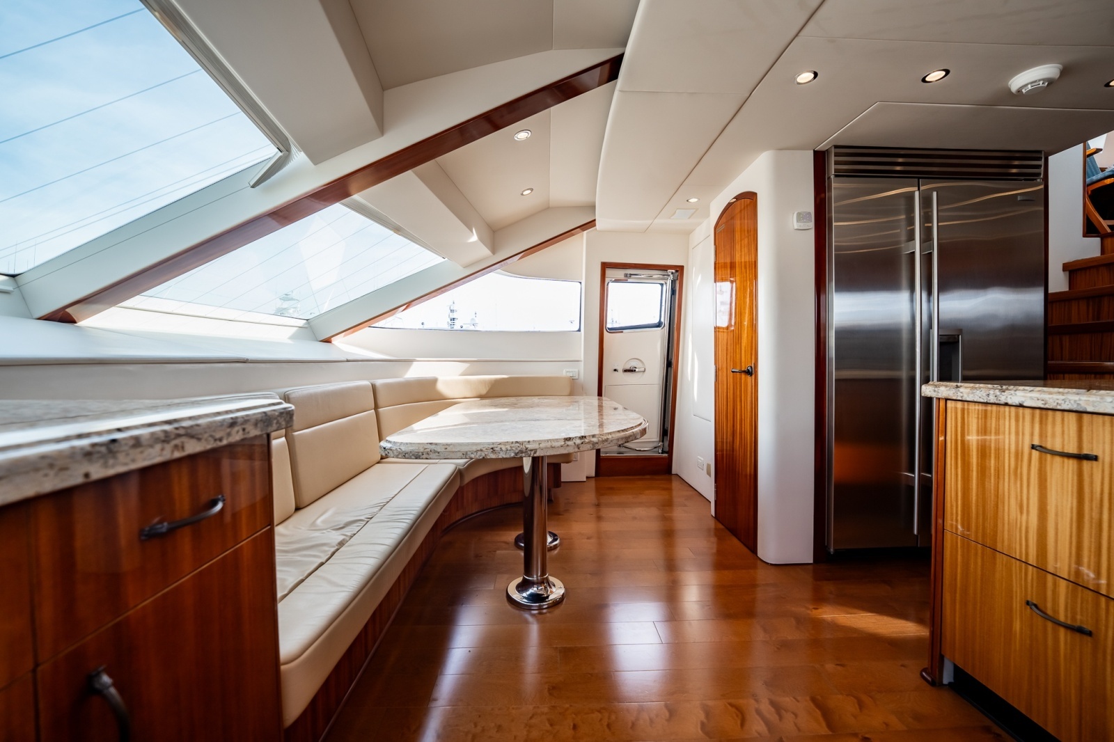 2012 Hatteras photo 48